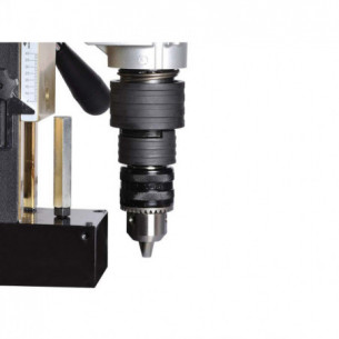 Patentovaná magnetická vrtačka a závitořez AGP TP2000 2