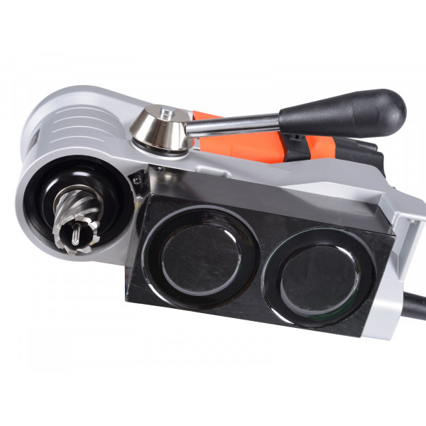 Magnetická nízkoprofilová vrtačka AGP PMD3530