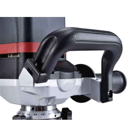 Úkosovačka na kov AGP EB6T